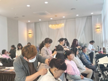 전주비전대 미용건강과, 장애인 합동결혼식서 미용 재능기부 봉사 펼쳐